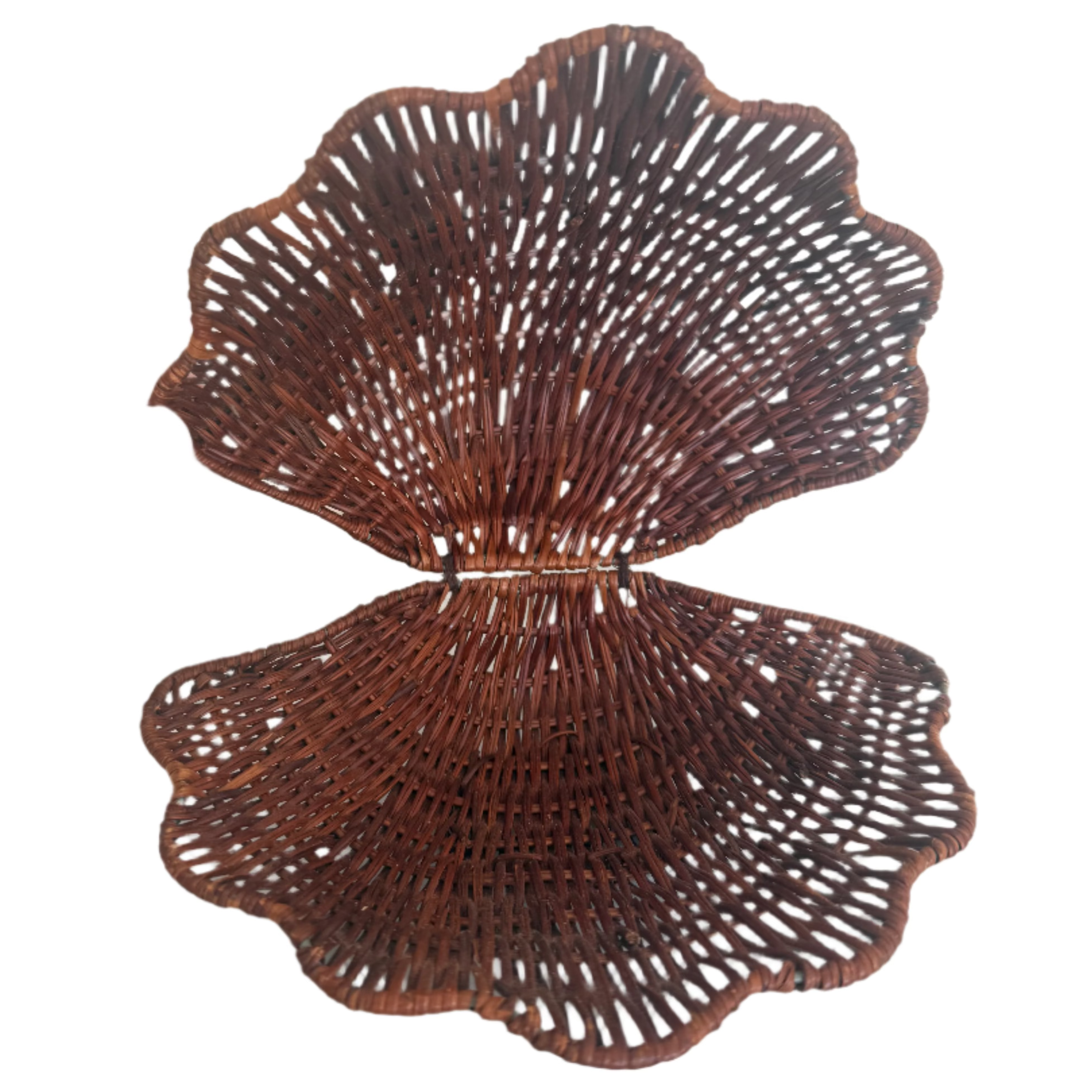 Vintage hinged shell basket