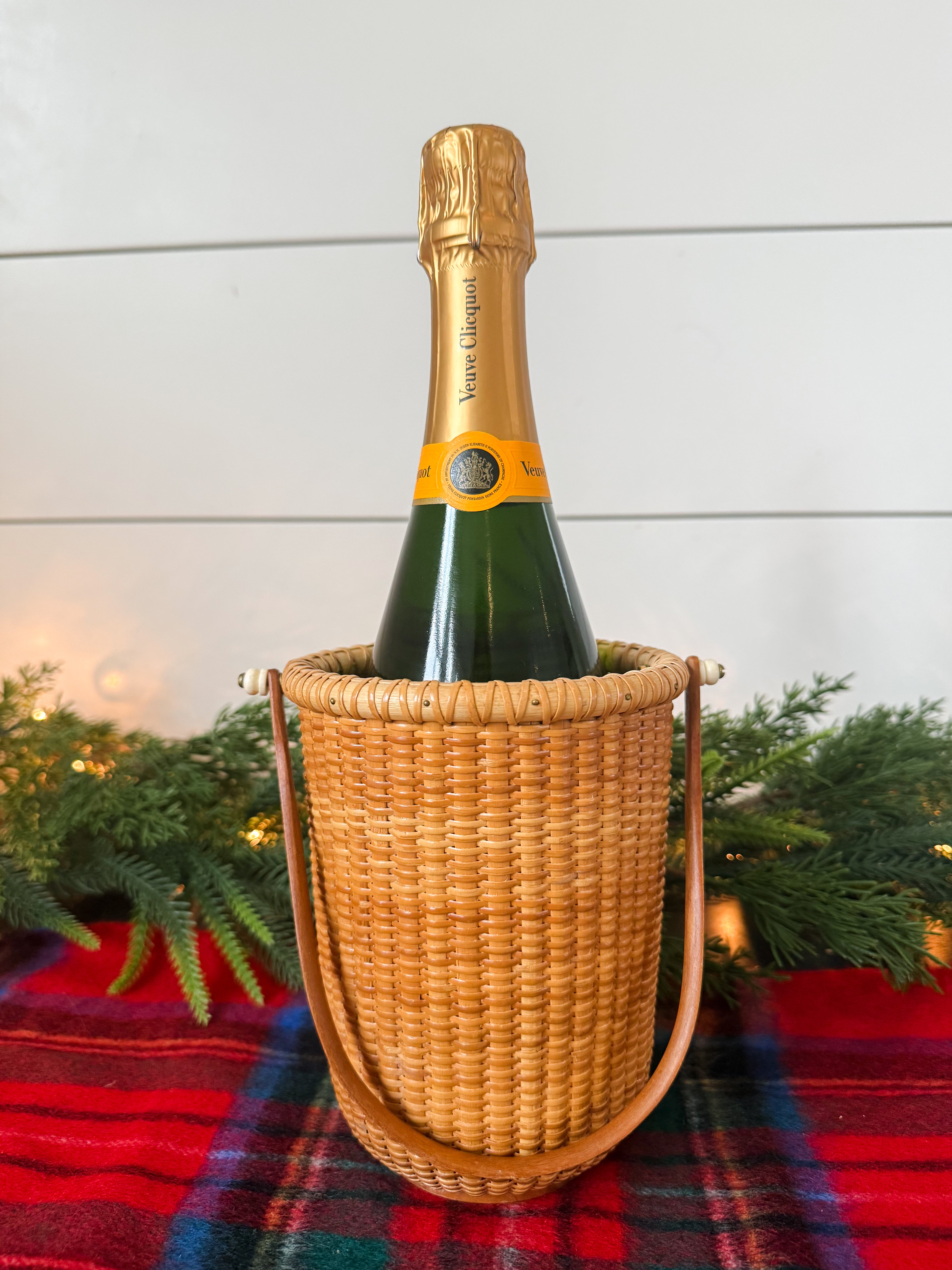 Medium Nantucket Wine Basket / Vase