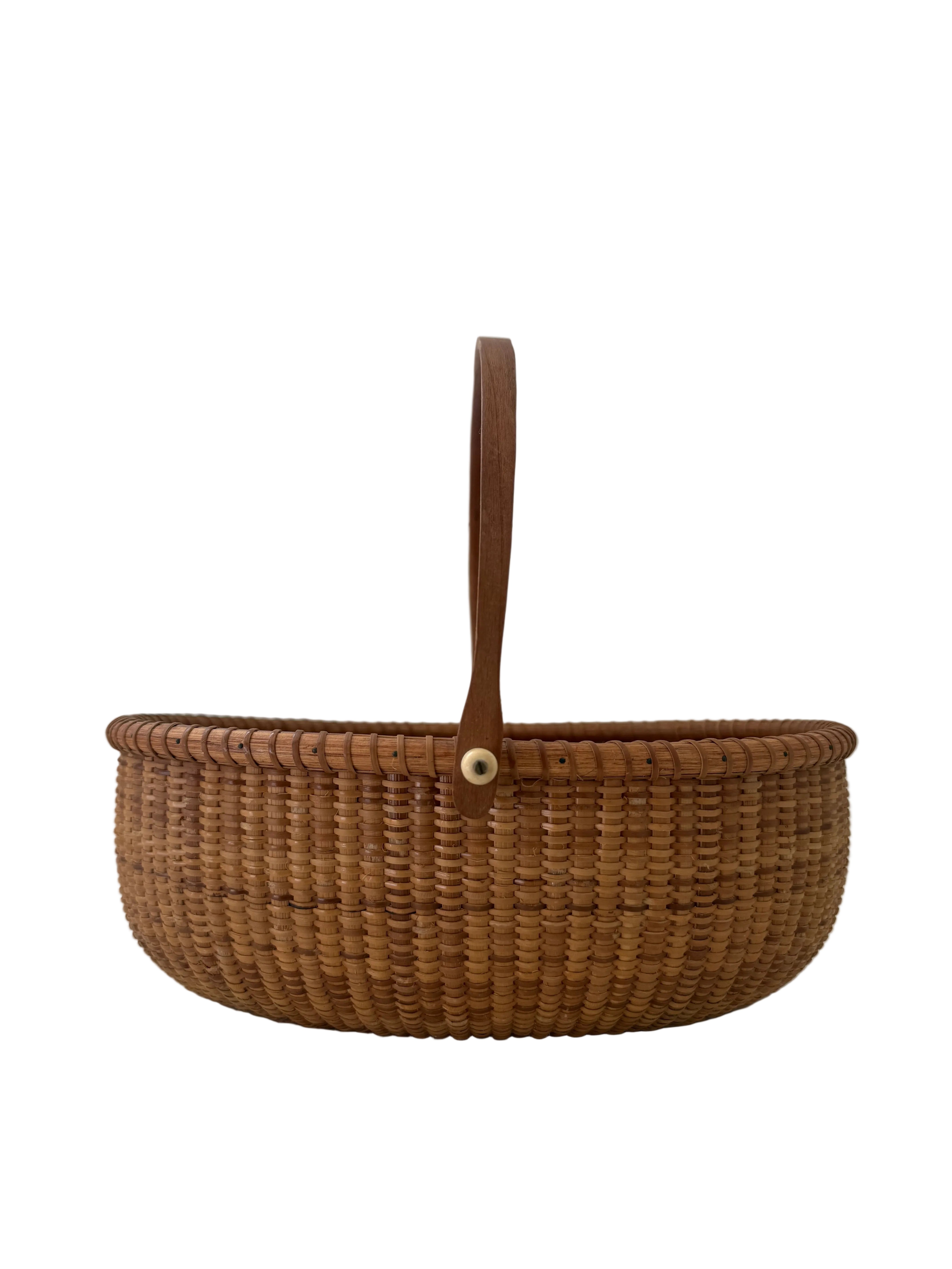 Vintage Oval Shaped Nantucket Basket