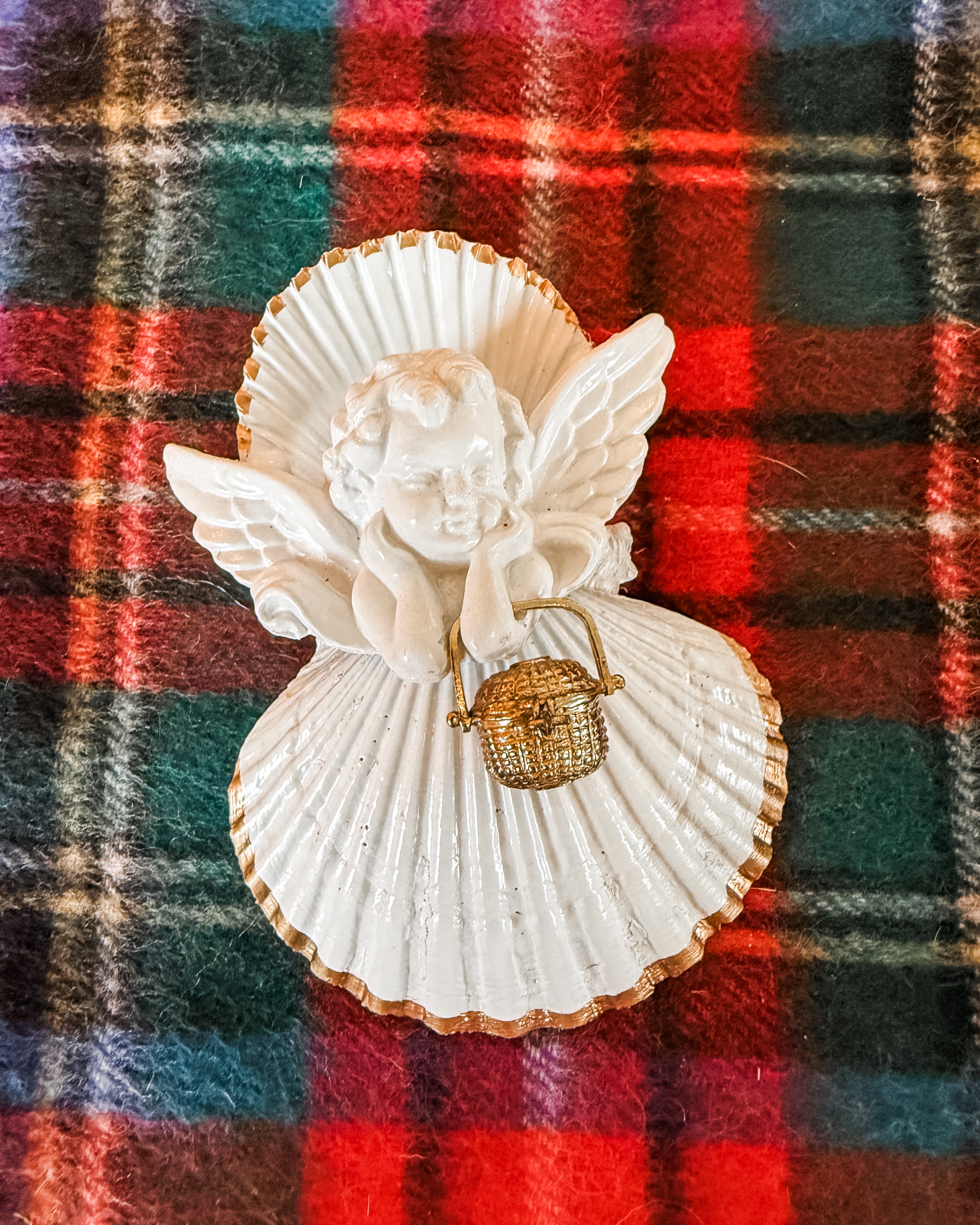 Scallop Shell Angel with Basket